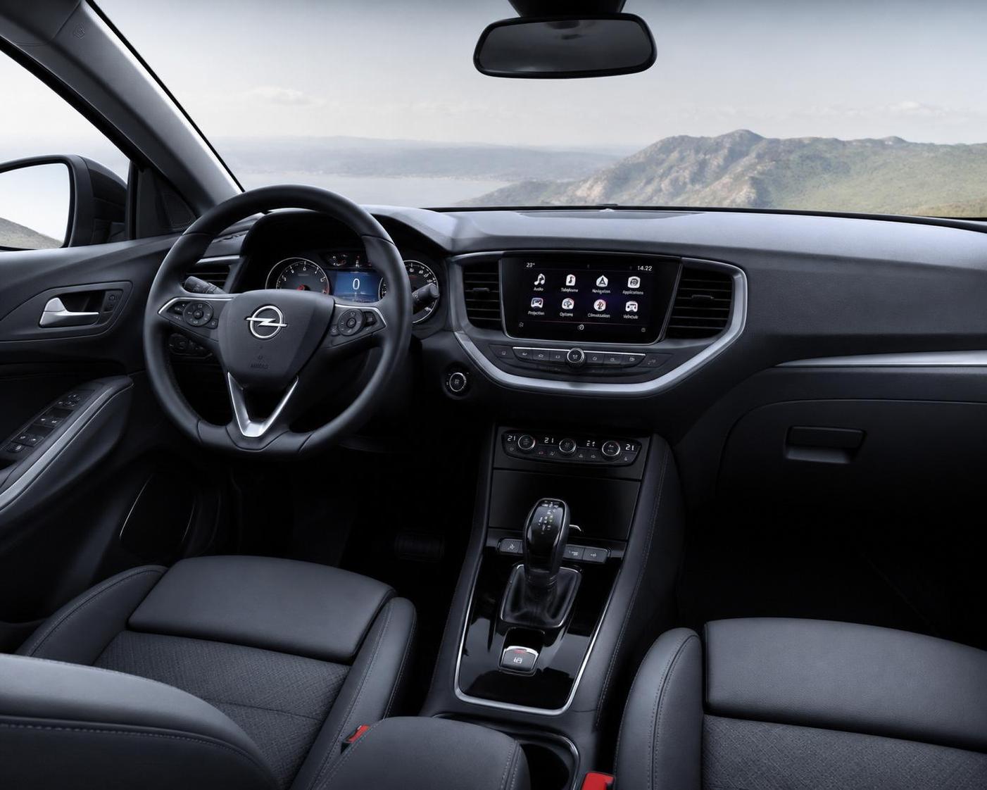 découvrez tout sur l'opel grandland x, un suv polyvalent et performant alliant confort, technologie avancée et design élégant pour toutes vos aventures.